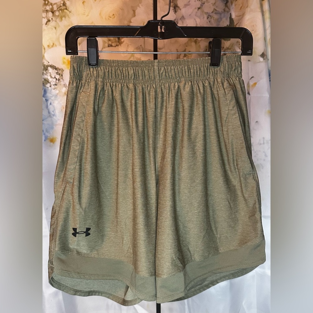 Under Armour Men’s Olive Shorts NWOT